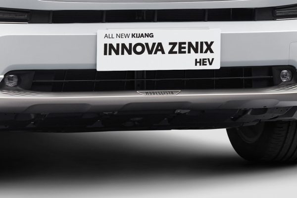 TOYOTA INNOVA ZENIX
